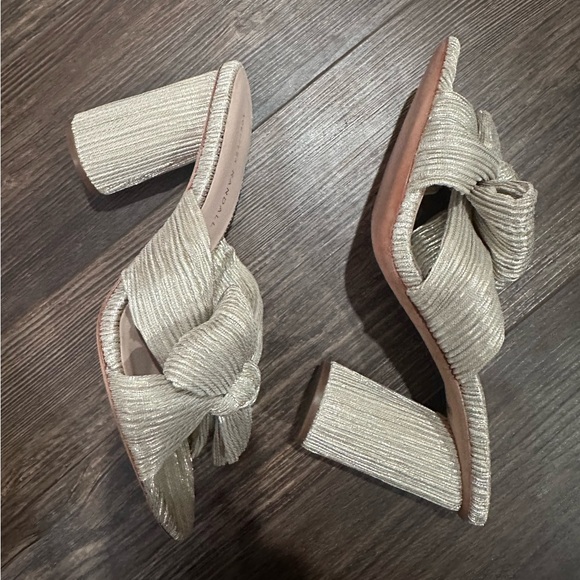 Loeffler Randall Penny Knot Champagne Bow Heels Size 8 - Picture 10 of 12